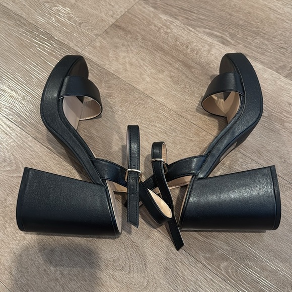 Black Ankle Strap Block Heels 8 - Picture 4 of 8